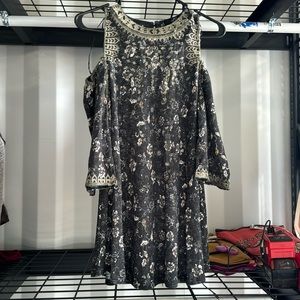 Bke boutique. Cold shoulder top